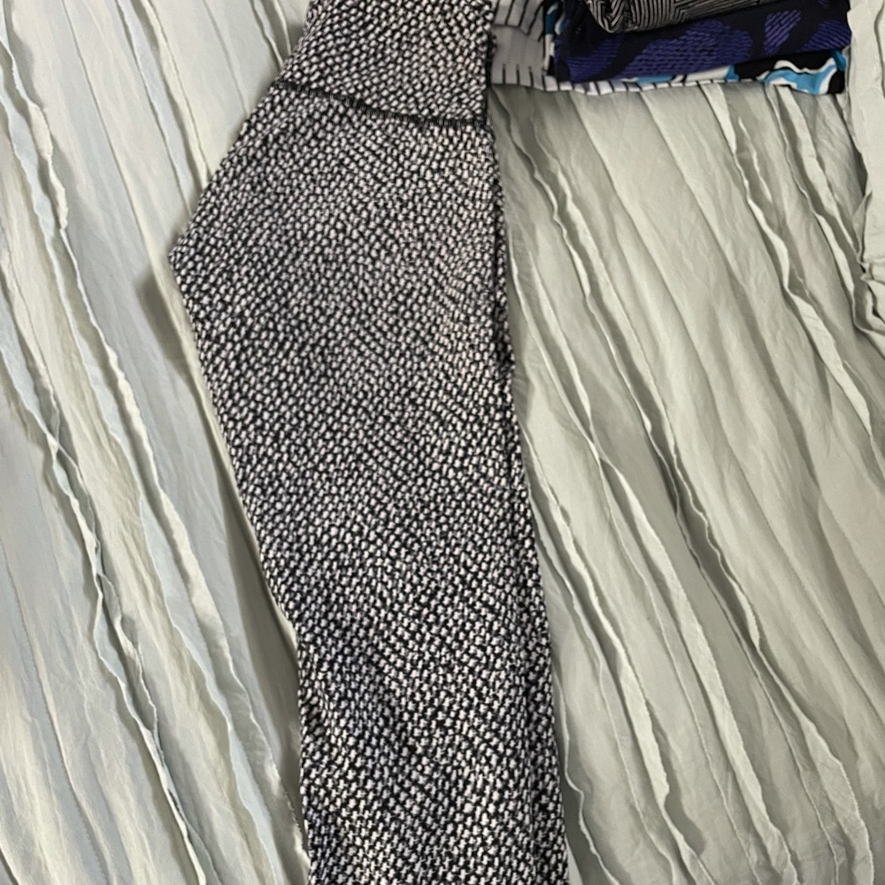 Lululemon size 4 leggings